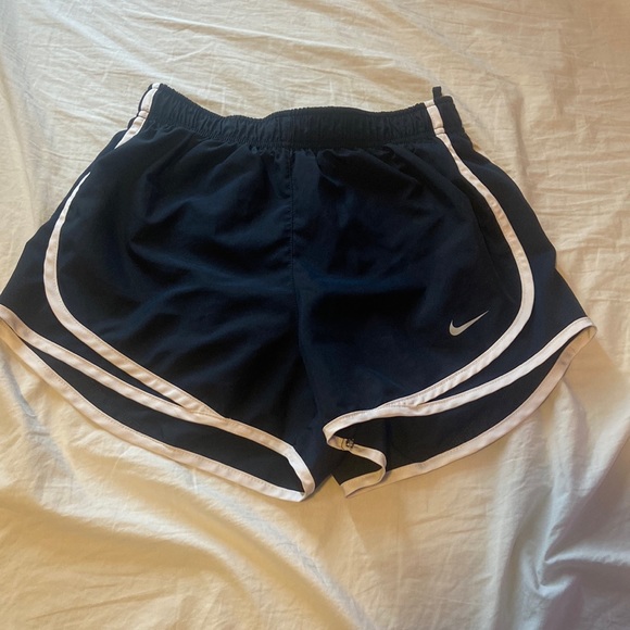 Small Nike running shorts navy blue - Picture 1 of 1
